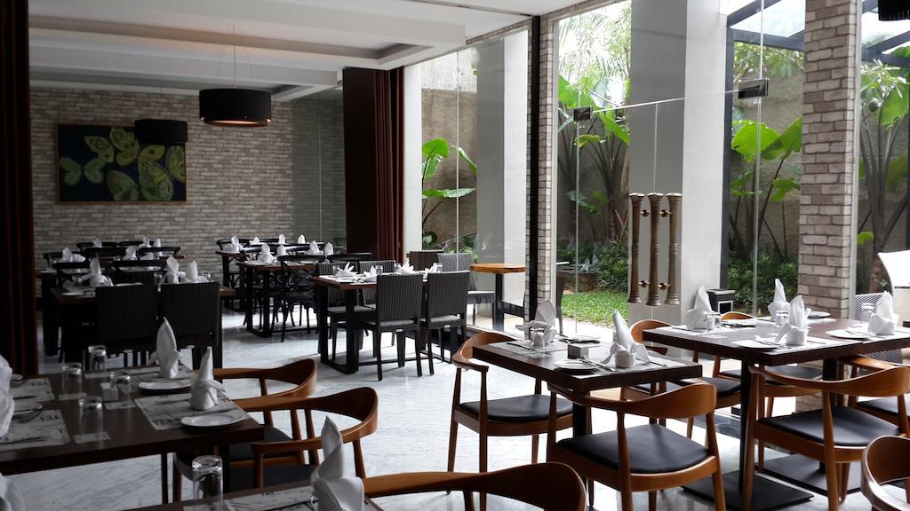 ג'קרטה Sotis Hotel מראה חיצוני תמונה
