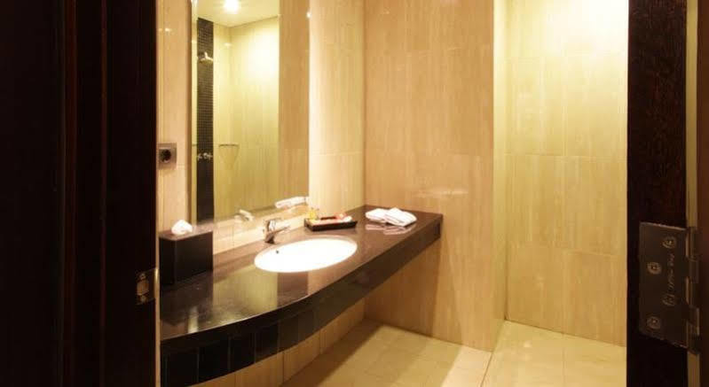 ג'קרטה Sotis Hotel מראה חיצוני תמונה